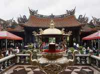 วัดหลงซาน (Longshan Temple) 🙏😇