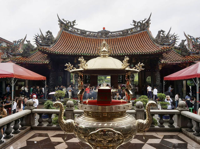 วัดหลงซาน (Longshan Temple) 🙏😇