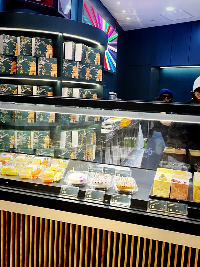 Seri Bako by Kwan Kee Store (a dessert / snack outlet specializing in nostalgic Hong Kong-style trea