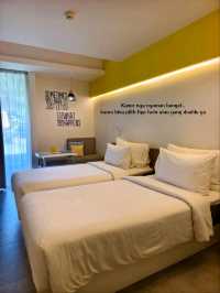 Review Hotel Yell Beachwalk Kuta Bali