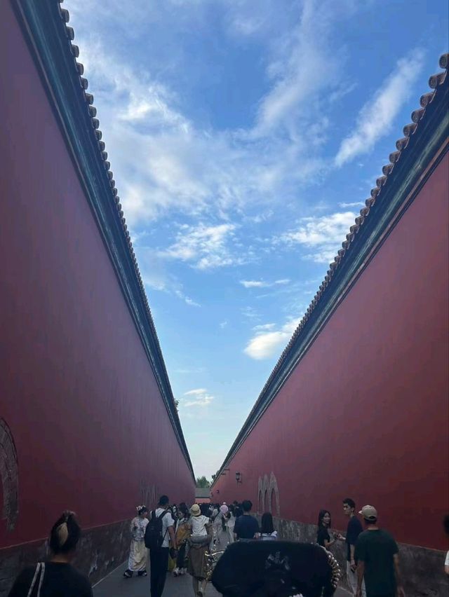 Forbidden Red Walls✨ Forbidden Red Walls✨