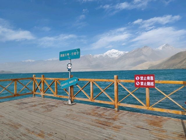 White Sand Lake: A Marvel on the Pamir Plateau