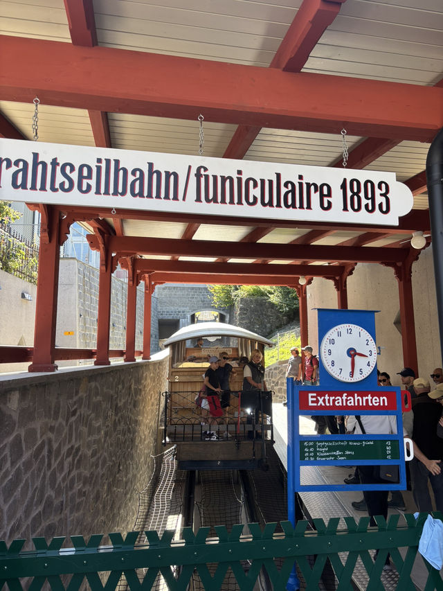 ［スイス/ルツェルン］大絶景を楽しむことができるカブリオ🚡