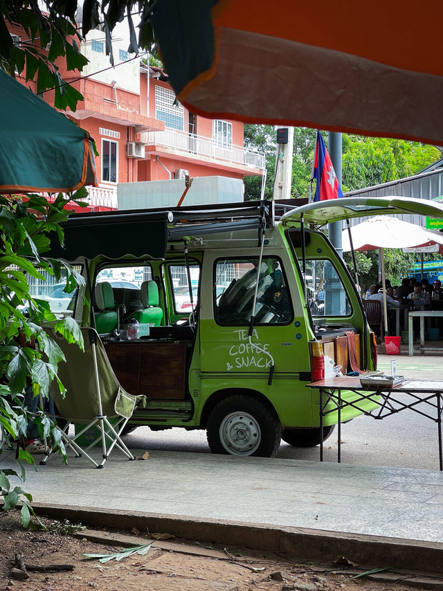 The Roza Caravan Cafe in Siem Reap The Roza Caravan Cafe in Siem Reap