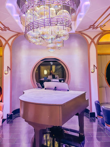 Onboard the Disney Cruise 🎡: Activities, Dining & Must-Know Tips! 🍽️