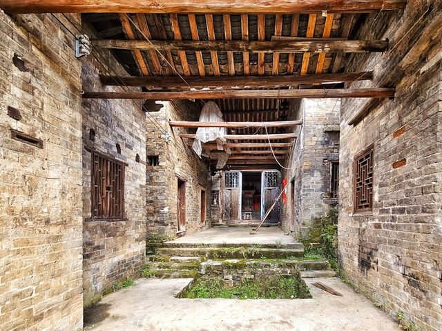 蹒跚小旅人在高椅嶺的龍脊上漫步,去板梁古村做一場明清夢 蹒跚小旅人在高椅嶺的龍脊上漫步,去板梁古村做一場明清夢