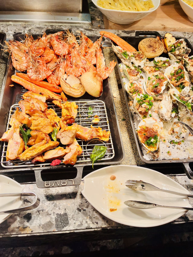 Hanoi: dinner buffet at 21st floor (Lotte-west lake)🍽️🥩 Hanoi: dinner buffet at 21st floor (Lotte-west lake)🍽️🥩