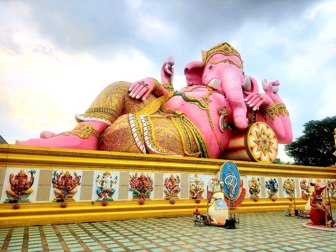 タイで一番インパクトがすごかった…ピンクガネーシャは想像以上だった