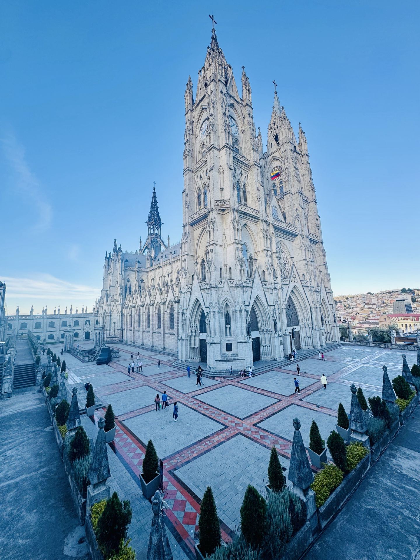 The Most Spectacular Gothic Cathedral in Quito, Ecuador: Basilica of the National Vow ⛪️