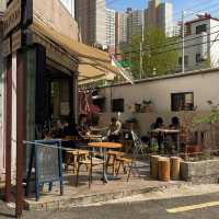 「長驅咖啡店：美味早午餐，價格優惠！」