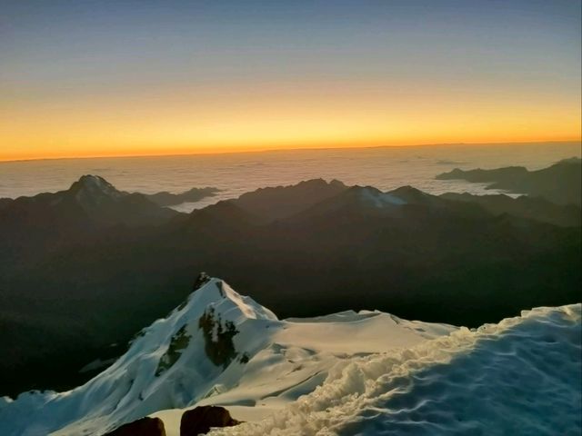 ワイナポトシ6088m　登った先には言葉を失う絶景！