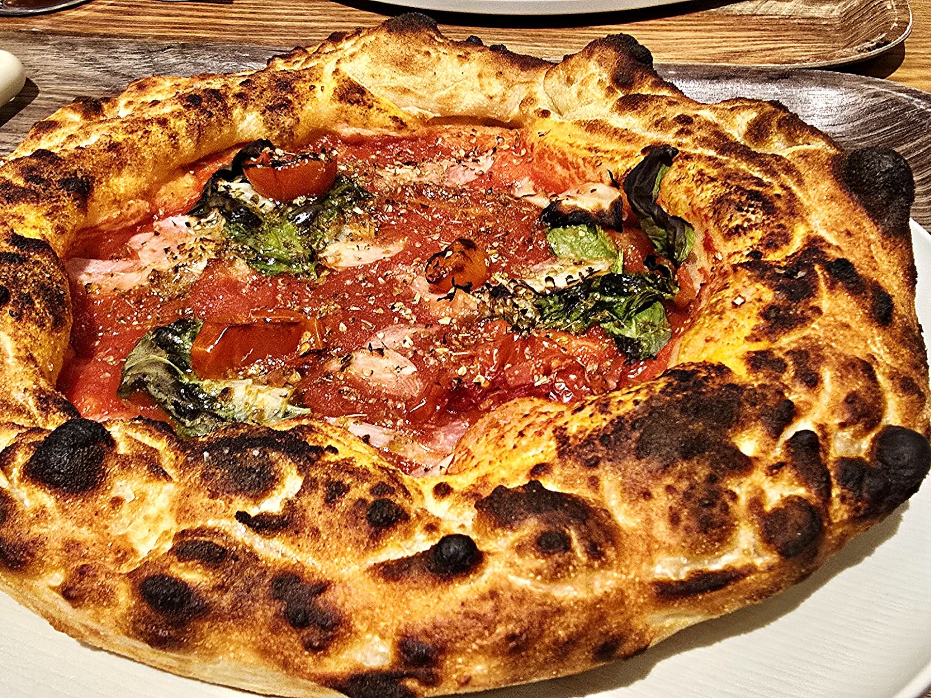 Okayama 400℃ Mori no Machi | Bib Gourmand-Recommended High-Hydration Pizza.