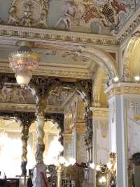 Budapest | The most beautiful coffee shop in the world