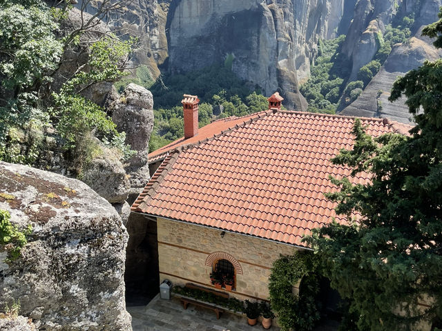 A Magical Day Trip to Meteora: Greece’s Breathtaking Monasteries in the Sky