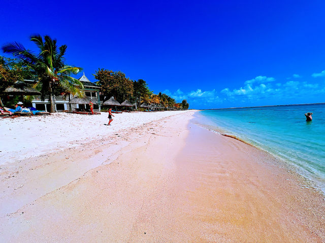 🌴 Le Morne, Mauritius – Honeymoon Goals at JW Marriott