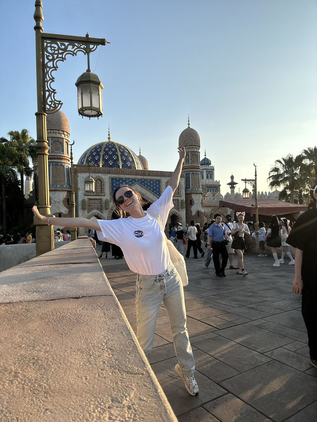 The Adult-Friendly Disney? Oh Yes, It Exists! 🍸🏰