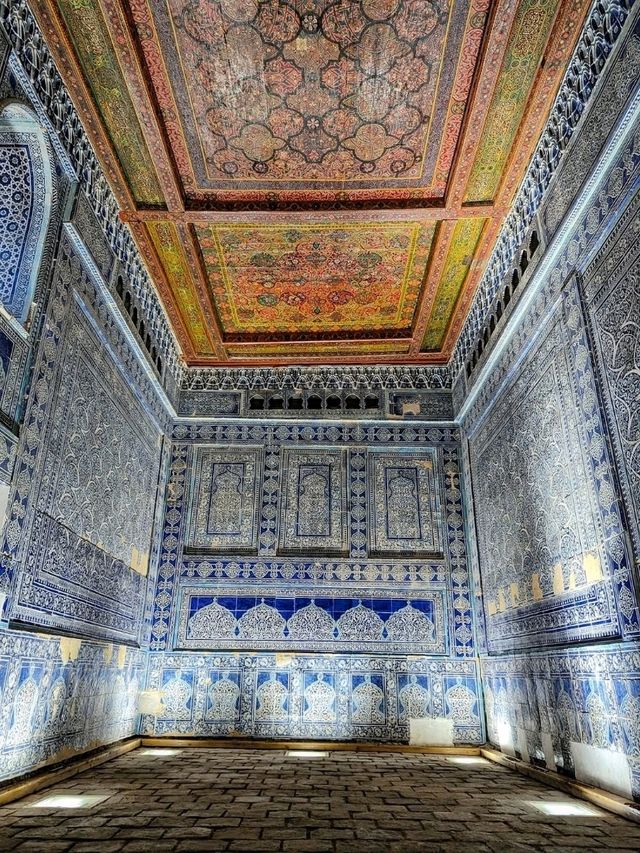 🏛️ Silk Walls and Royal Echoes – Toshhovli Palace, Khiva, Uzbekistan