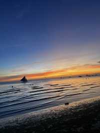 🌅✨ Boracay Sunsets – Where the Sky Falls in Love with the Sea 🌴💛 