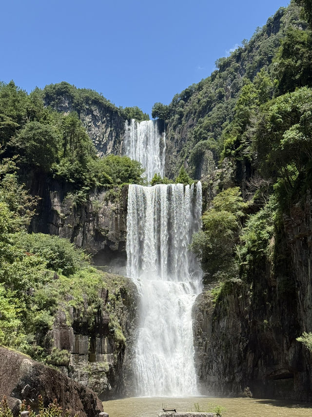 The most beautiful waterfall you’ll see in Zhejiang !!