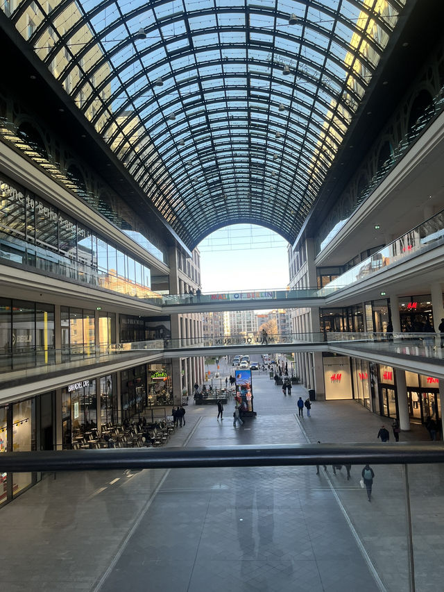 Berlin – A City Where History Meets Modern Vibes 🇩🇪✨