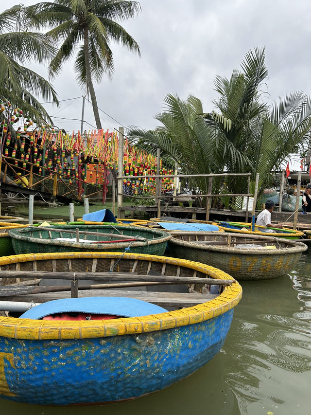 This river boat 🚤 makes you crazy 🤪  This river boat 🚤 makes you crazy 🤪