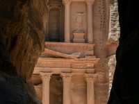 Petra – The Rose-Red Jewel of Jordan 🏜️✨