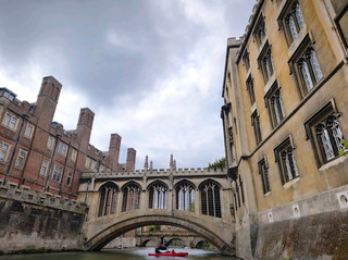 🚣Punting on the River Cam 😍

Want to experience the true magic of Cambridge? Skip the walking tours for an hour and get on the water.

It is an incredibly inspiring journey. As you drift lazily down the River Cam along the famous "Backs," you get an exclusive, water-level view of Cambridge's most prestigious colleges. You will glide right beneath the iconic Mathematical Bridge and look up at the breathtaking, Gothic architecture of King’s College Chapel.

It feels less like a simple boat ride and more like stepping straight into a living poetry book. Peaceful, timeless, and completely unforgettable—this is an absolute must-do for your UK bucket list! ✨
#travel #thingstodo #cambridge #puntingincambridge #couplestrip 