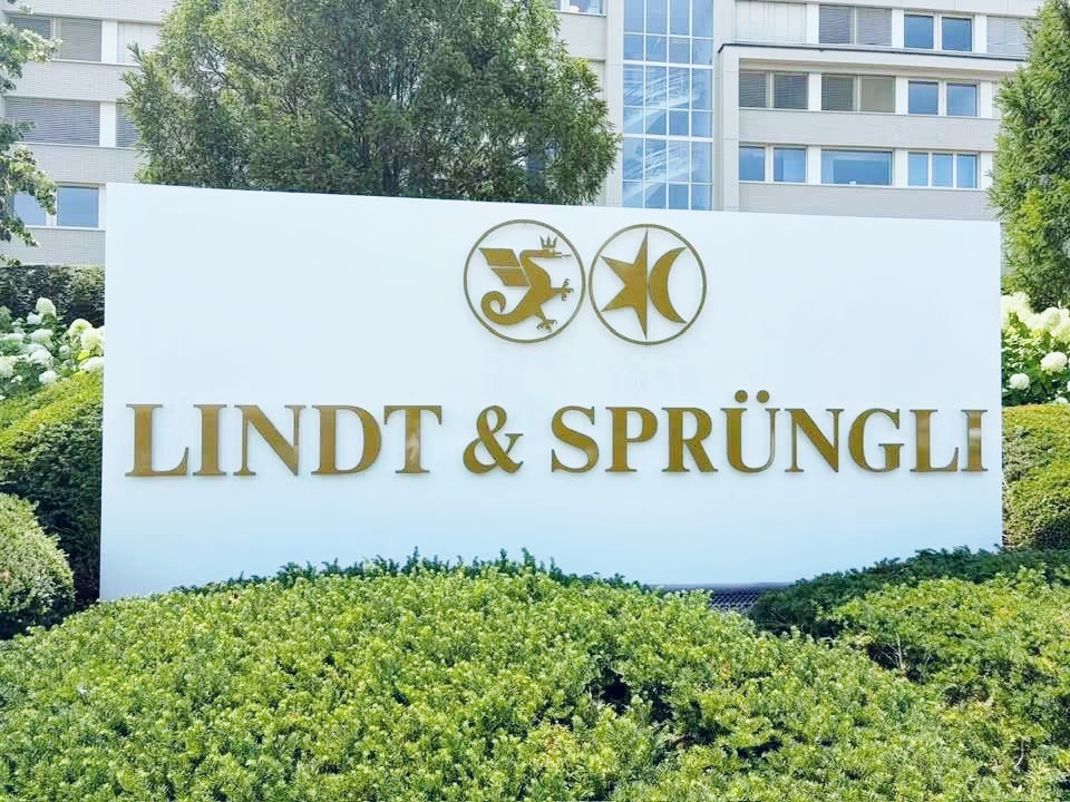 The Ultimate Sweet Escape: Lindt Chocolate Factory 🍫✨