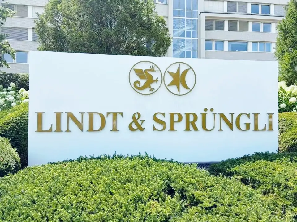The Ultimate Sweet Escape: Lindt Chocolate Factory 🍫✨