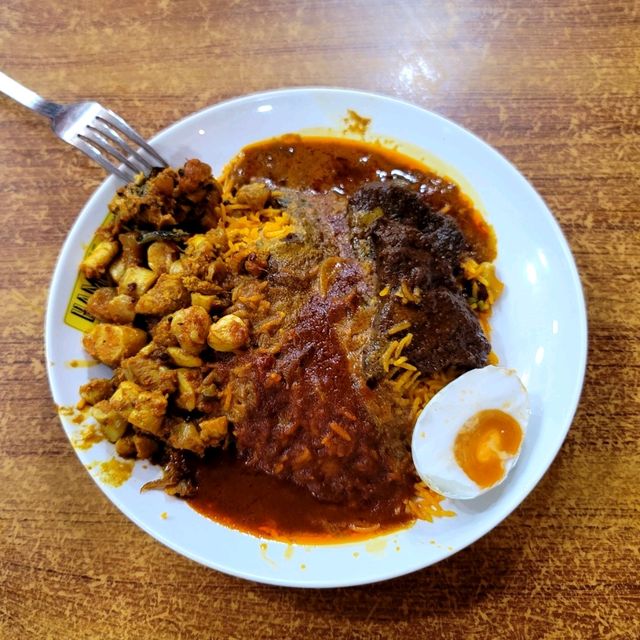 🍛 Penang's Nasi Kandar Paradise! 🌴