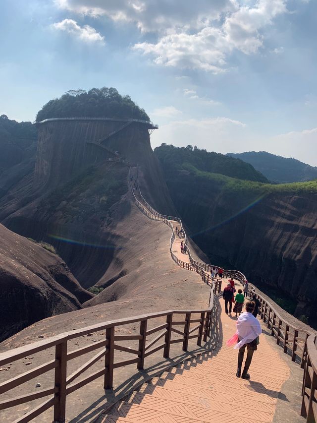 湖南郴州高椅嶺令人嘆為觀止的丹霞山貌