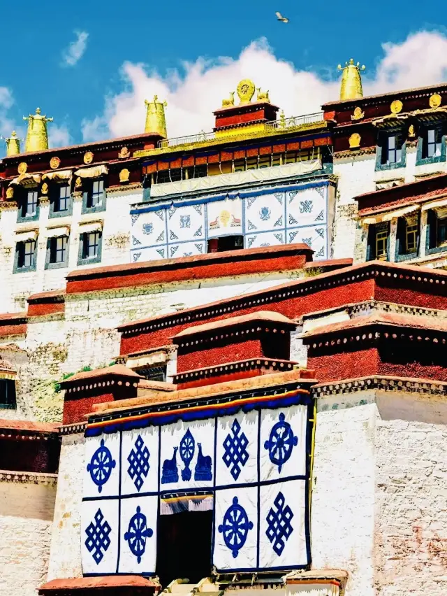 西藏拉萨哲蚌寺は少数の信者がいて、非常に献身的です