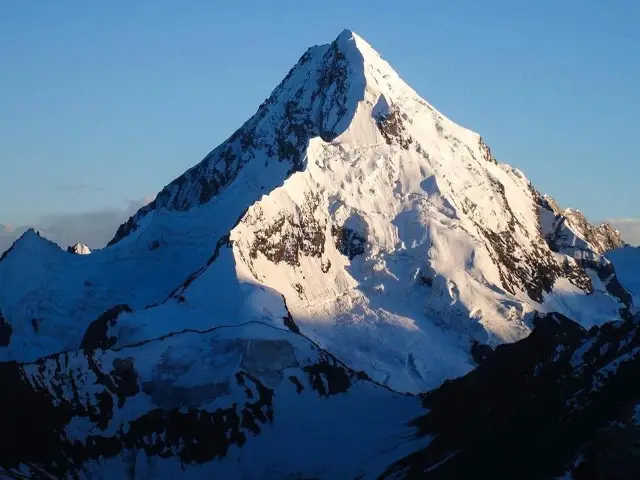 Seven magnificent and majestic snow-capped mountains within the territory of Tibet