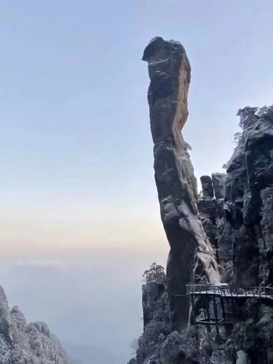 別只盯著東北，三清山的霧凇雪景也超美哒！