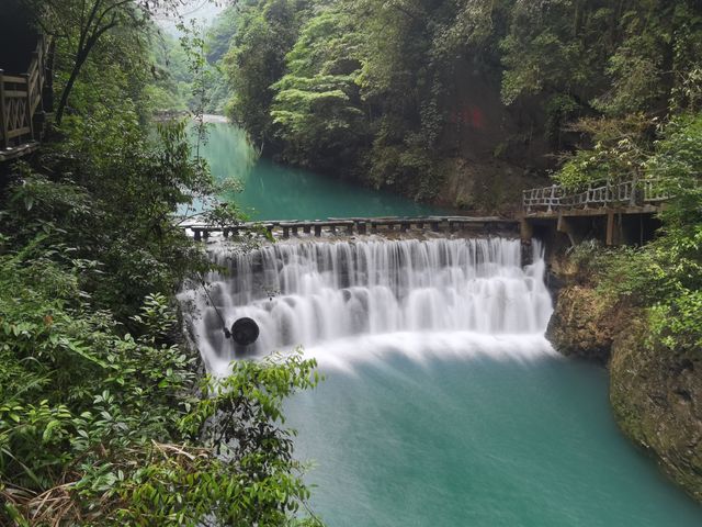 屏山峽谷：靜謐之中隱風物，奇幻以外藏乾坤