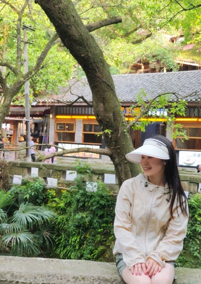 一定不能錯過重慶輕軌直達，夏季清涼徒步