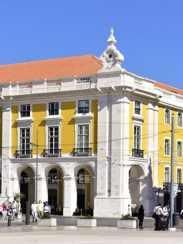 🏨✨ Lisbon's Top Stays: Chic, Family-Friendly & Luxurious 🌟