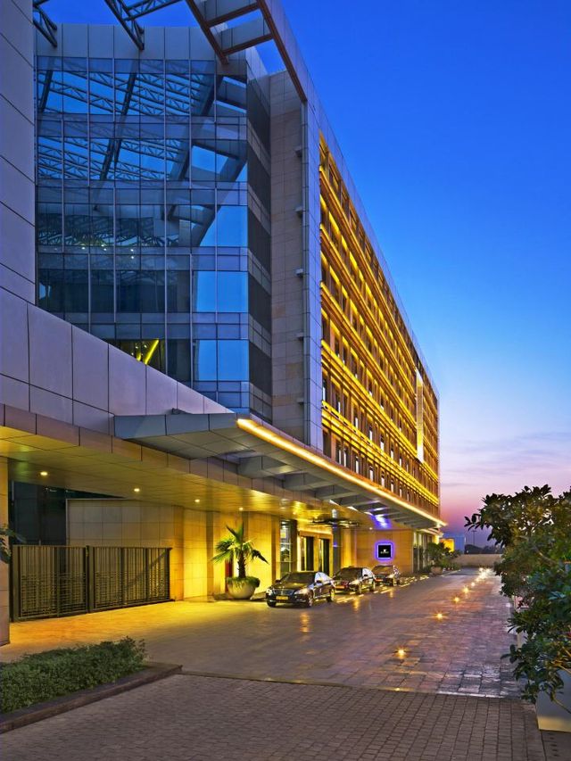 🌟✈️ New Delhi's Luxe Stay: JW Marriott Aerocity 🏨💎