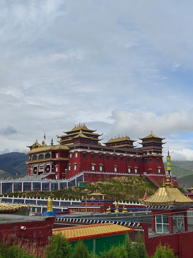 震後涅槃重生的薩迦大寺（玉樹）