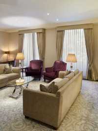 🌟 Luxe London Lodgings: The Landmark Lowdown 🌟