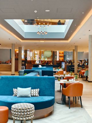 Check out the Geneva hotel recommended by Crack Wall before you go!