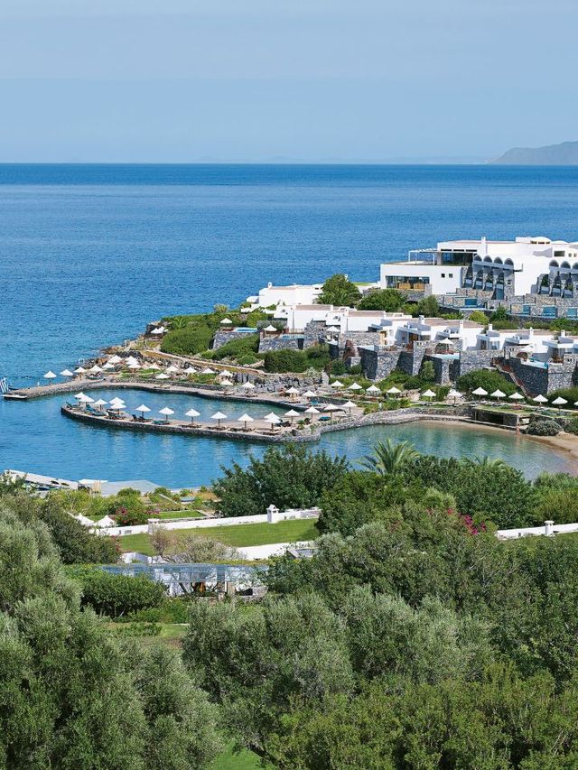 🌟 Elounda's Luxe Escape: Top Suites & Spa! 🏖️🧖‍♀️