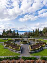 🌟 Canada's Top 5 Must-See Spots 🌲🏞️