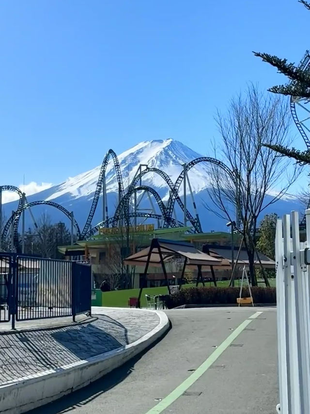 【日本富士急樂園】極致體驗！高飛車Eejanaika等你體驗