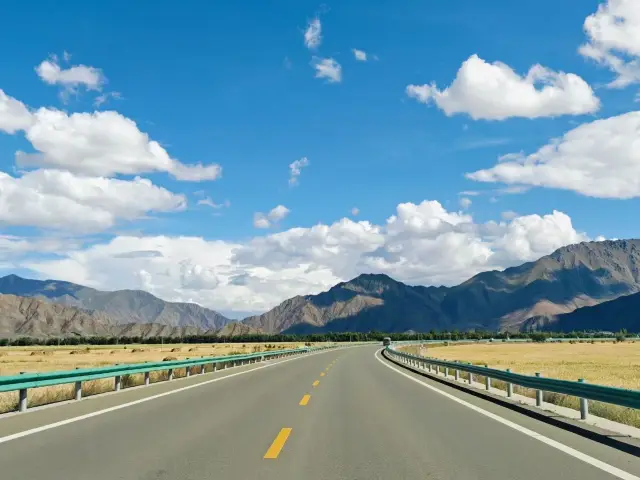 Xinjiang-Tibet Line—