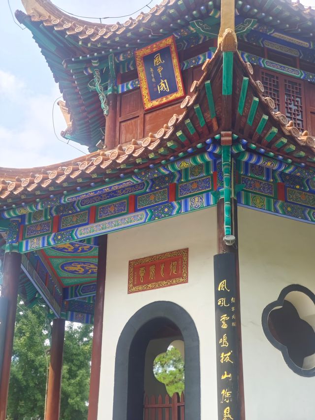 西楚霸王短暫卻又轟轟烈烈的一生。