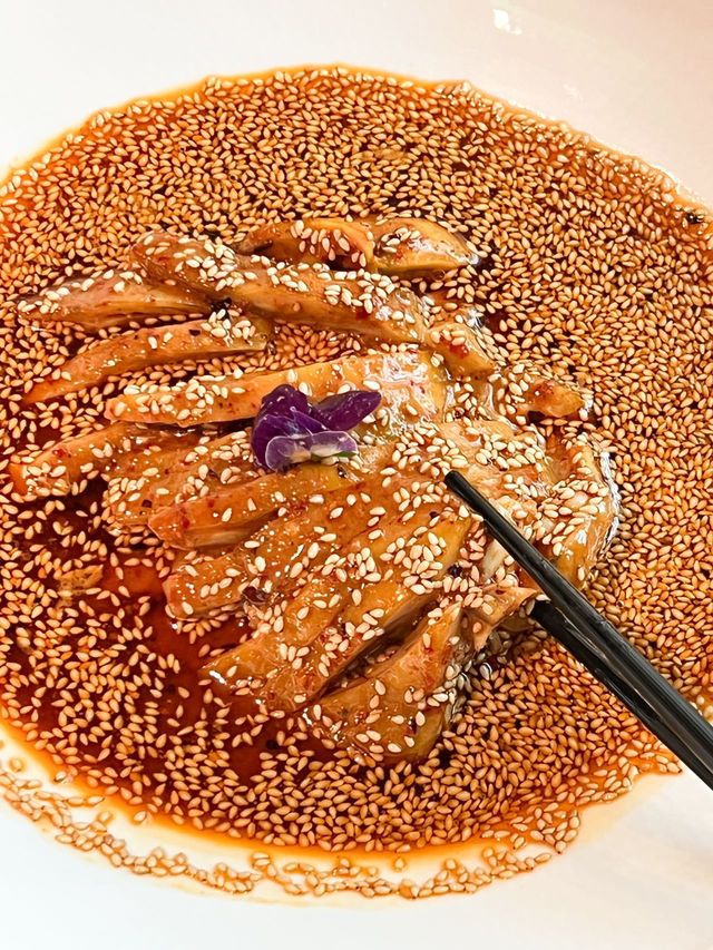 南京川菜餐廳以後都按這個標準來比拼好嗎  說到南京的川菜頂級水平，就不得不提到這家位於德基七樓的。