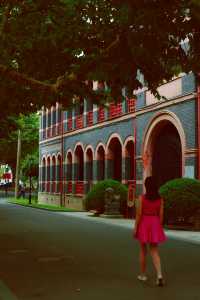 一座堪稱歷史建築博物館的大學。