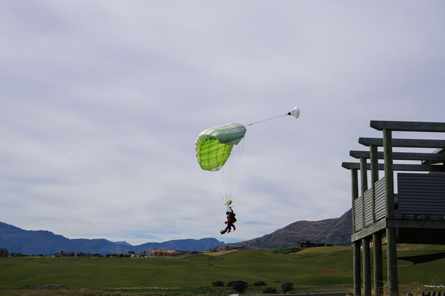 像雀鳥一樣飛起來吧｜高空雙人跳傘Skydive