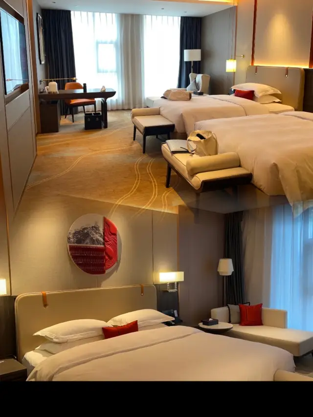 Huaihua Huatai Phoenix International Hotel is a must-stay in Huaihua, offering a unique experience